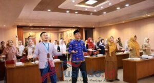 Program Bunda Puspa Gresik 2026 Sekda Gresik Achmad Washil Miftahul Rachman membuka pembekalan Tim Pelaksana Program Bunda Puspa 2026 di Kantor Bupati Gresik.